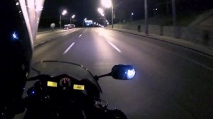 Honda VFR 800 и ночной город