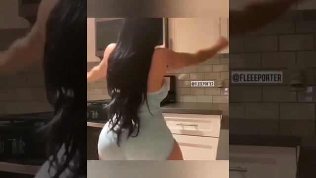 Beautiful Big Ass Girl Twerk - (Alejandra Mercedes)???? смотреть онлайн