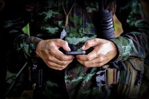 Если телефон бойца попал в руки врагу