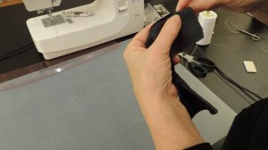 Шьём ваше плечевое изделие. Потайной шов. #shorts