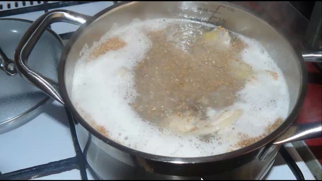 Легкий пшеничный суп с курицей. Быстро, просто и вкусно.
