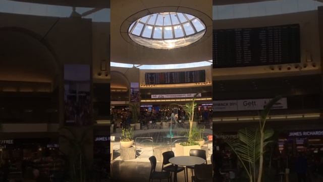 Israel Ben Gurion Airport duty free fountain