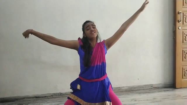 Apsara Aali || Sonali Kulkarni || Sitting Choreography Rohit Gijare || Dance with NIJS смотреть онлайн