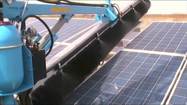 Очистка солнечных батарей с помощью установки GAYK HRE 1000 смотреть онлайн