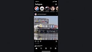 Как в Instagram добавить фото (публикацию) в Сохранённое (Избранное, закладки)