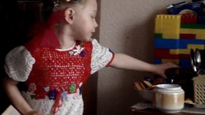 Учитесь девочки!