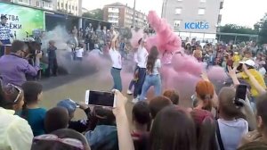 Яркий фестиваль на стадионе