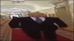 скибиди доп доп идёт и танцует вместе с широким путиным