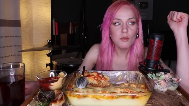MUKBANG | Запеченное пюре с курицей, грибами, под сыром | potatoes with chicken, sausages не ASMR смотреть онлайн