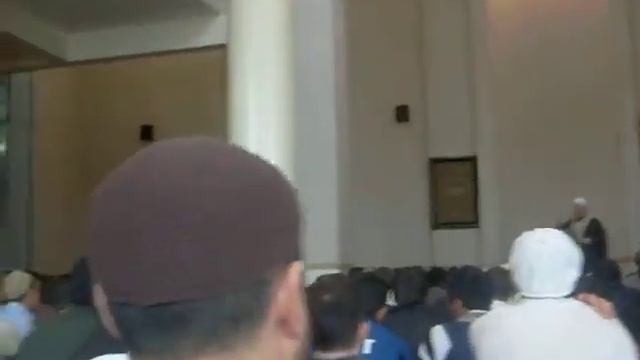 В Московской мечети на пятничной молитве.