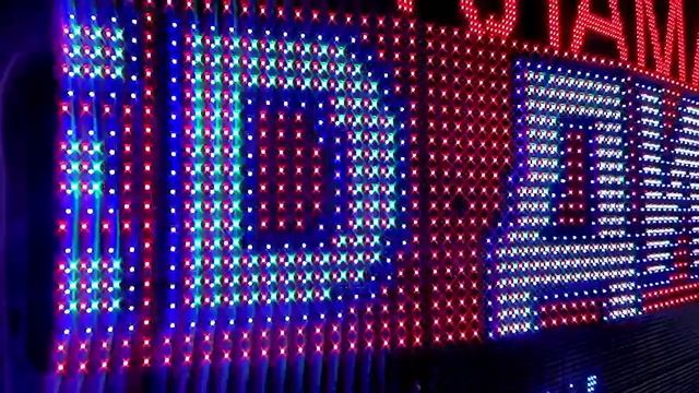 LED Дисплей LED Display 4 смотреть онлайн
