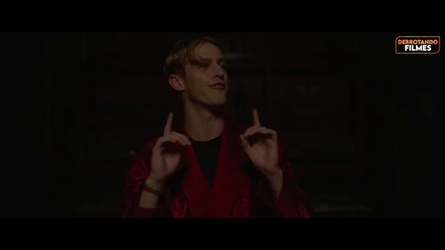 Como Derrotar o ASSASSINO MASCARADO em "TEM ALGUÉM NA SUA CASA" смотреть онлайн