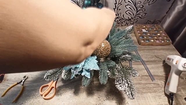 С НОВЫМ ГОДОМ НОВОГОДНЯЯ КОМПОЗИЦИЯ - МАСТЕР КЛАСС 2022 смотреть онлайн