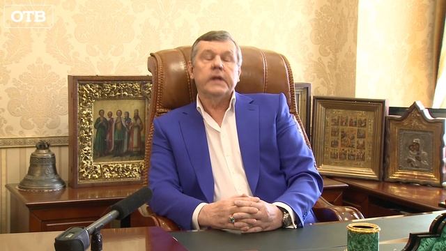 Новиков жестко ответил Соловьеву "Слышь, ты, штрибан. Ты фильтруй хрюканину на счет нашего города"