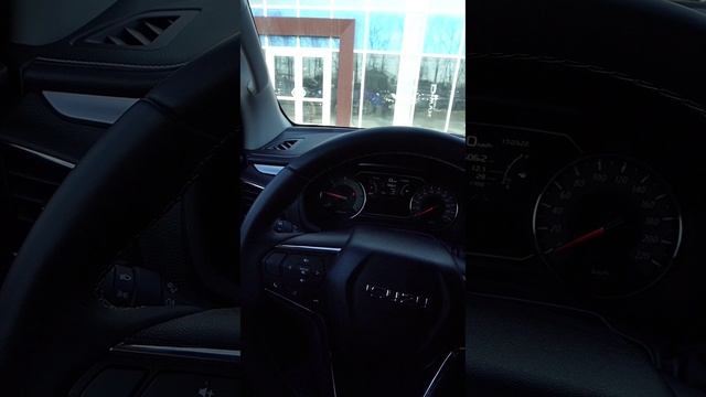 Заглянем в семиместный внедорожник Isuzu MU-X