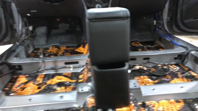 Hyundai Solaris (Хендай Солярис) шумоизоляция олимп материалами Comfort.mat