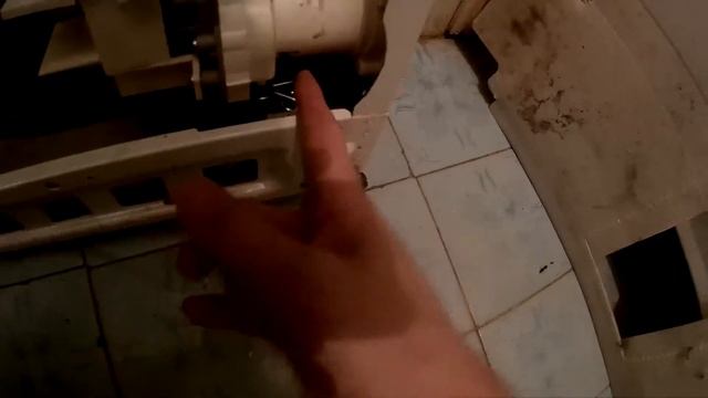 Стриралка Samsung WF-F862. Замена помпы смотреть онлайн