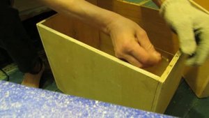 Кахон- крепление струн.