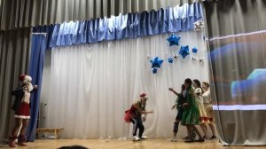 Сценка «Новый год наоборот» 11 класс