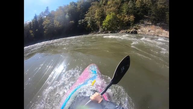 How to Front Surf | Whitewater Kayaking with Anna Levesque смотреть онлайн