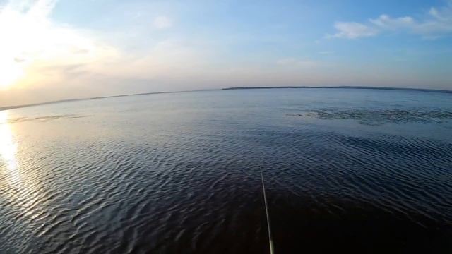 Рыбалка на поплавок, на Волге. Ловим бычков. смотреть онлайн