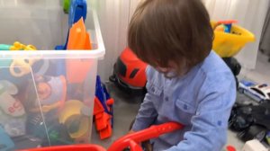 Yusuf'un hotwheels arabalarını Fatih selim sakladığı için kavga ediyorlar