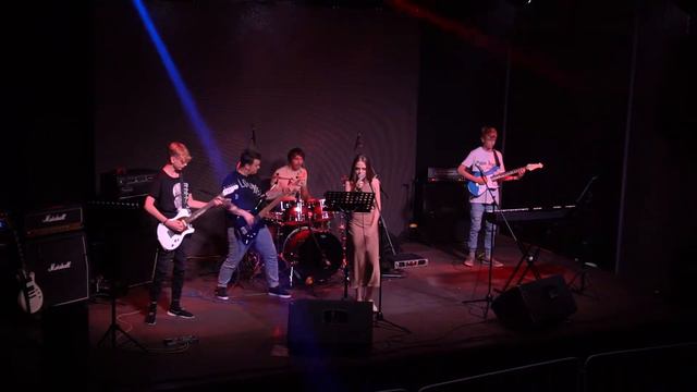 Выступление ученика на отчетном концерте в Тюмени. Школа музыки Rock'n Rolla смотреть онлайн