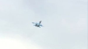 Высший пилотаж на СУ-27. Колокол с отстрелом ловушек.