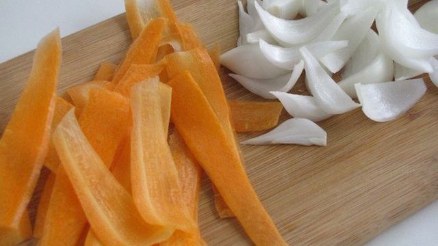 Салат со свининой Терияки