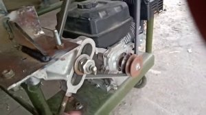 Винтовой дровокол с бензиновым двигателем 7.5лс