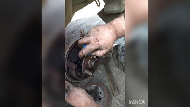 замена задних колодак. мазда демио DW3W смотреть онлайн