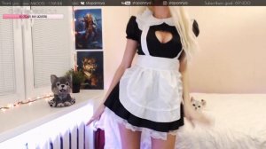 StopAnnya в костюме горничной,показывает что под юбкой