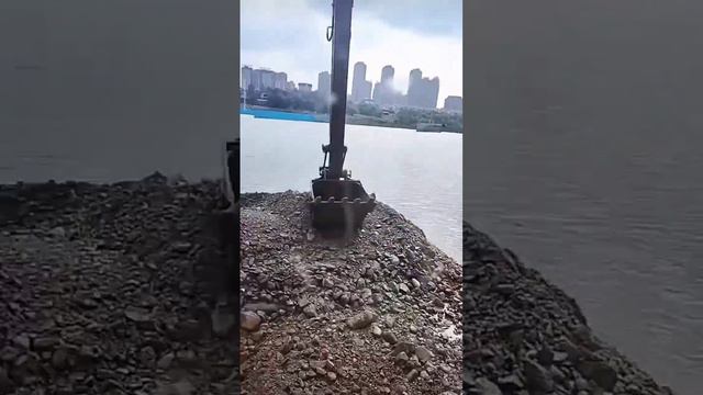 excavator river dredging #excavator #construction #machinerydailyworking #piling machine #dailywork