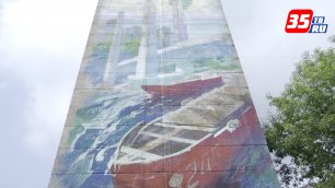 Картина с изображением Архангельского моста украсила стену череповецкой многоэтажки