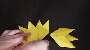 Венок из осенних бумажных листьев. Поделка на тему ОСЕНЬ. Кленовый лист в технике оригами.