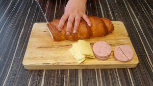 Гренки с ветчиной и сыром. Вкусно, быстро, просто и сытно :)