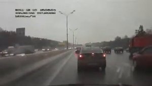 Водитель скорой наказал хама на дороге!!!