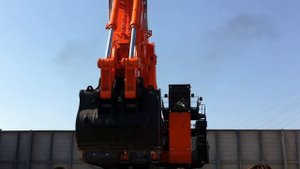 HITACHI EX8000 Super Excavator