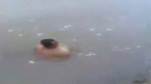 Ловля сома руками. Ловкость рук и сомик на берегу!