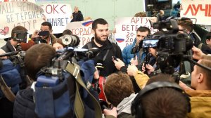 Артур Бетербиев вернулся в Россию после победы над Каллумом Смитом