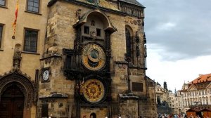 Астрономические часы на Староместской площади. Прага