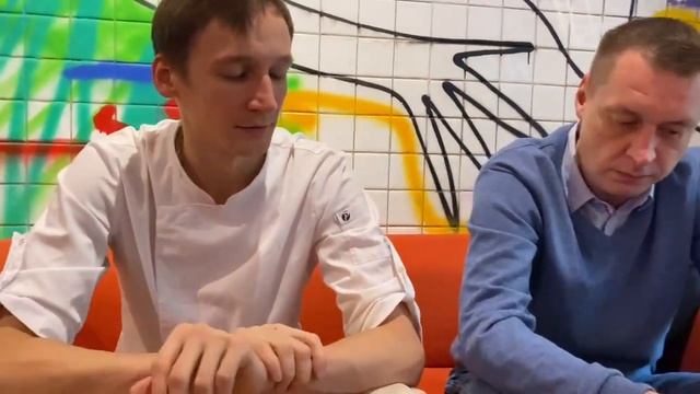 Био-Бистро "Циники" на Патриарших прудах смотреть онлайн