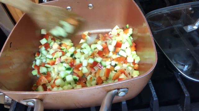 Очень вкусная рыбка с овощами на сковороде. Тилапия рецепт смотреть онлайн