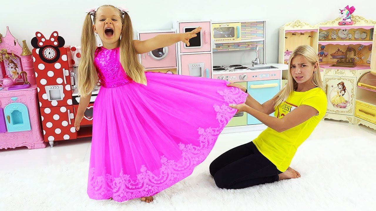 Diana & Maggie both want the same dress смотреть онлайн