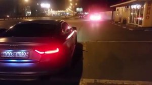 Audi S8 V10 звук выхлопа