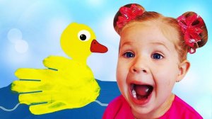 Diana learn colors with Paint for kids