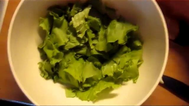 Как приготовить салат ОДНОЙ РУКОЙ обучающее видео смотреть онлайн