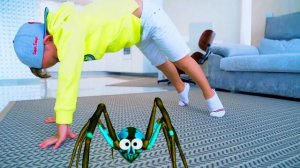 Сеня и Веселые Пауки из Игры для Детей