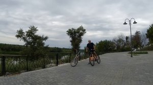 КАК НАУЧИТЬСЯ ЕЗДИТЬ НА ВЕЛОСИПЕДЕ / УЧИМ РЕБЕНКА КАТАТЬСЯ НА ВЕЛОСИПЕДЕ