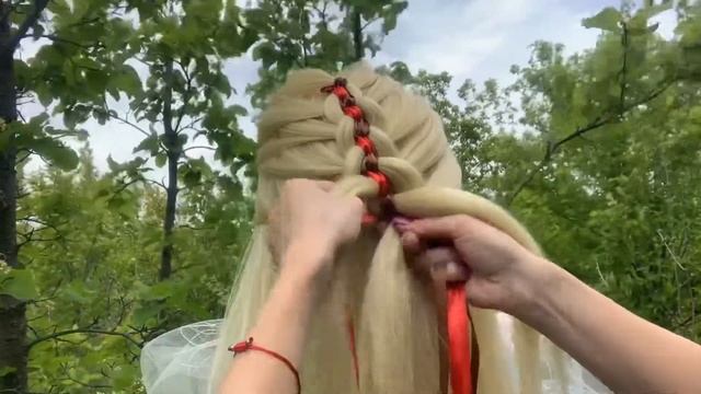 Коса Шахматка. Косы с лентами. Видеоуроки. смотреть онлайн